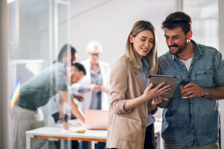 Innovación Empresarial De Dos Emprendedores
